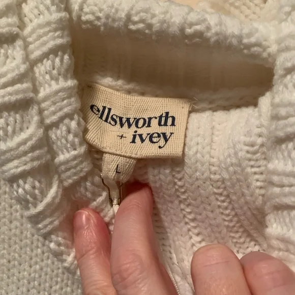 NWT Ellsworth & Ivey LYC White Cropped Sweater with Red and Green Stripes - Picture 3 of 6